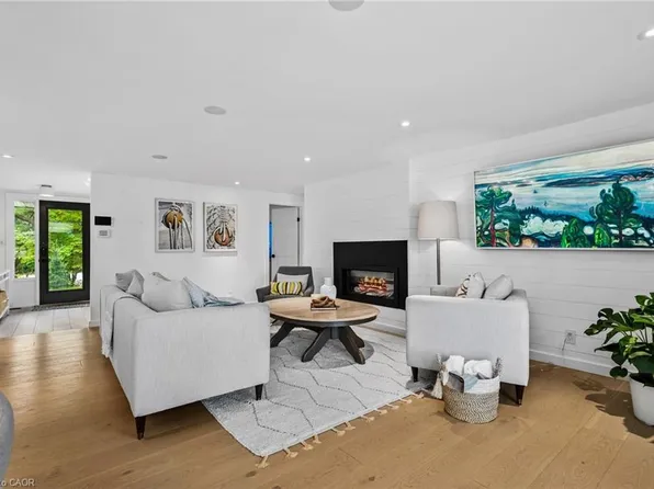 2872 Muskoka Rd #118W, Muskoka Lakes, ON P0B 1J0