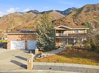 11551 S Woodhampton Dr, Sandy, UT 84092