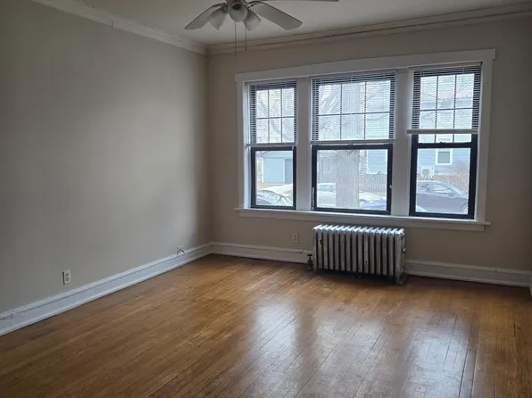 802 Washington St APT 1, Evanston, IL 60202