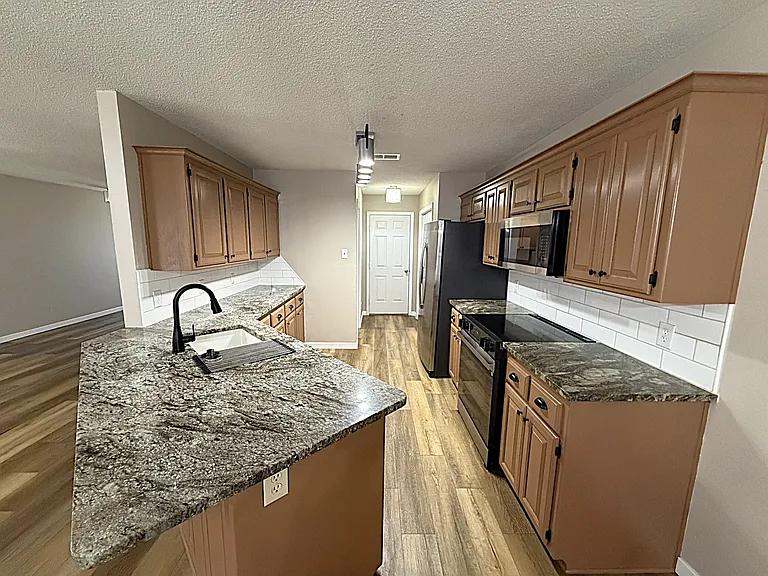 6308 Remington Ct — Photo 7