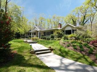 25 Soundview Dr, Huntington, NY 11743