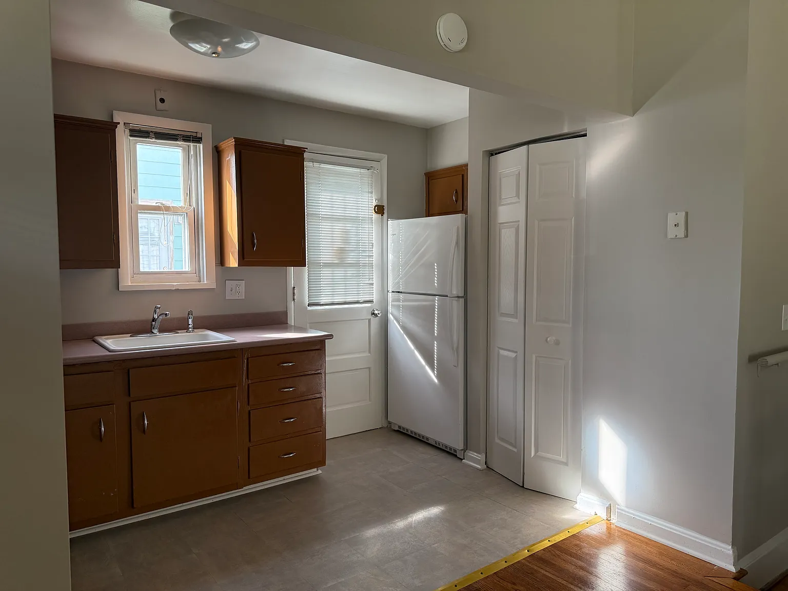 3 bed, 1.5 bath, 1554 sqft, $2,850 — Photo 4