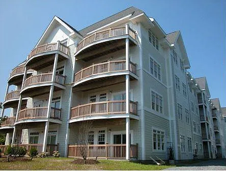 614 Pond St — Photo 15