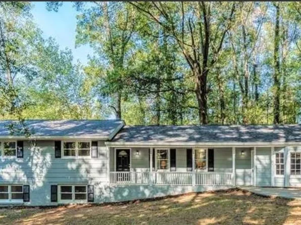 241 Sarann Ct, Lilburn, GA 30047