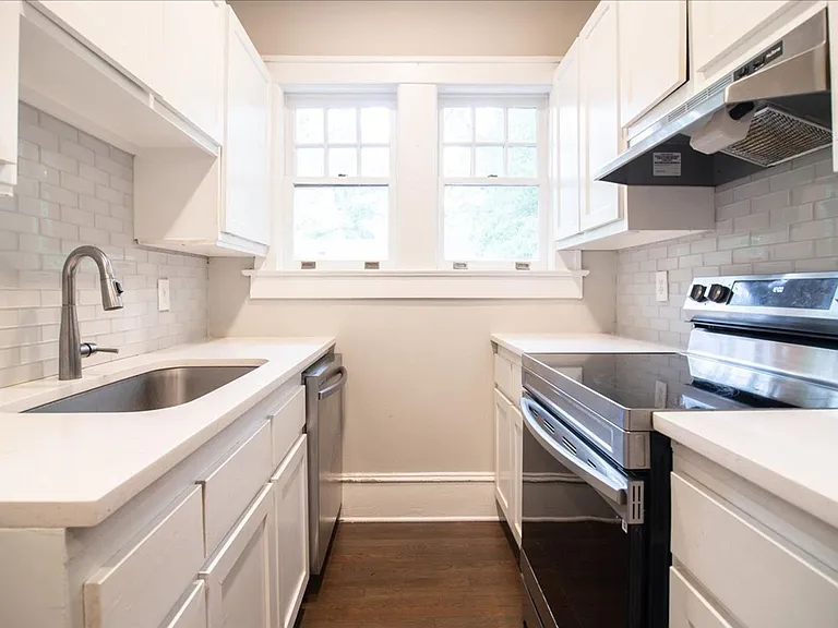882 Charles Allen Dr NE — Photo 12