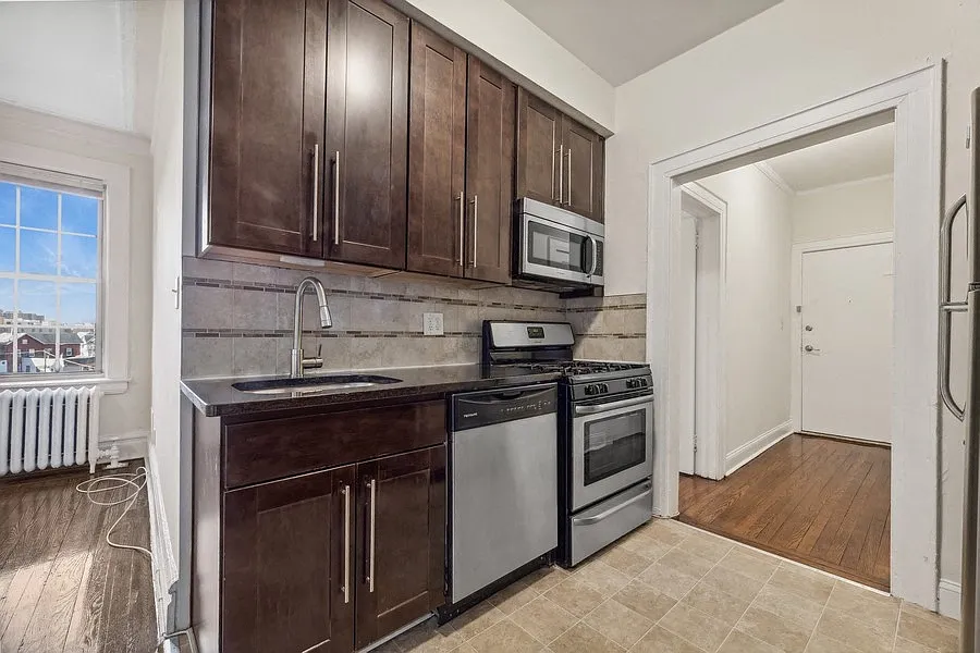 68-70 Park Avenue Apartments — Photo 3