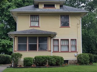 619 Palace St, Aurora, IL 60506