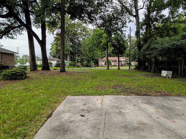 10574 Dorchester Rd — Photo 34