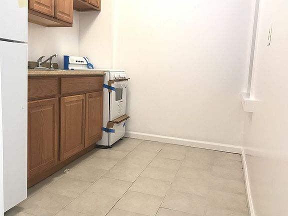 4th image of 817 Park Pl APT 2