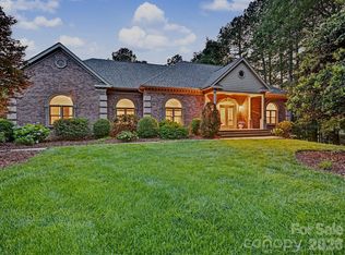 6002 Bluebird Hill Ln, Matthews, NC 28104