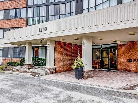 3rd image of 1240 Marlborough Ct #402