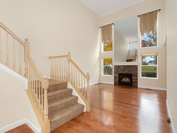 3rd image of 907 Ainsley Dr #907
