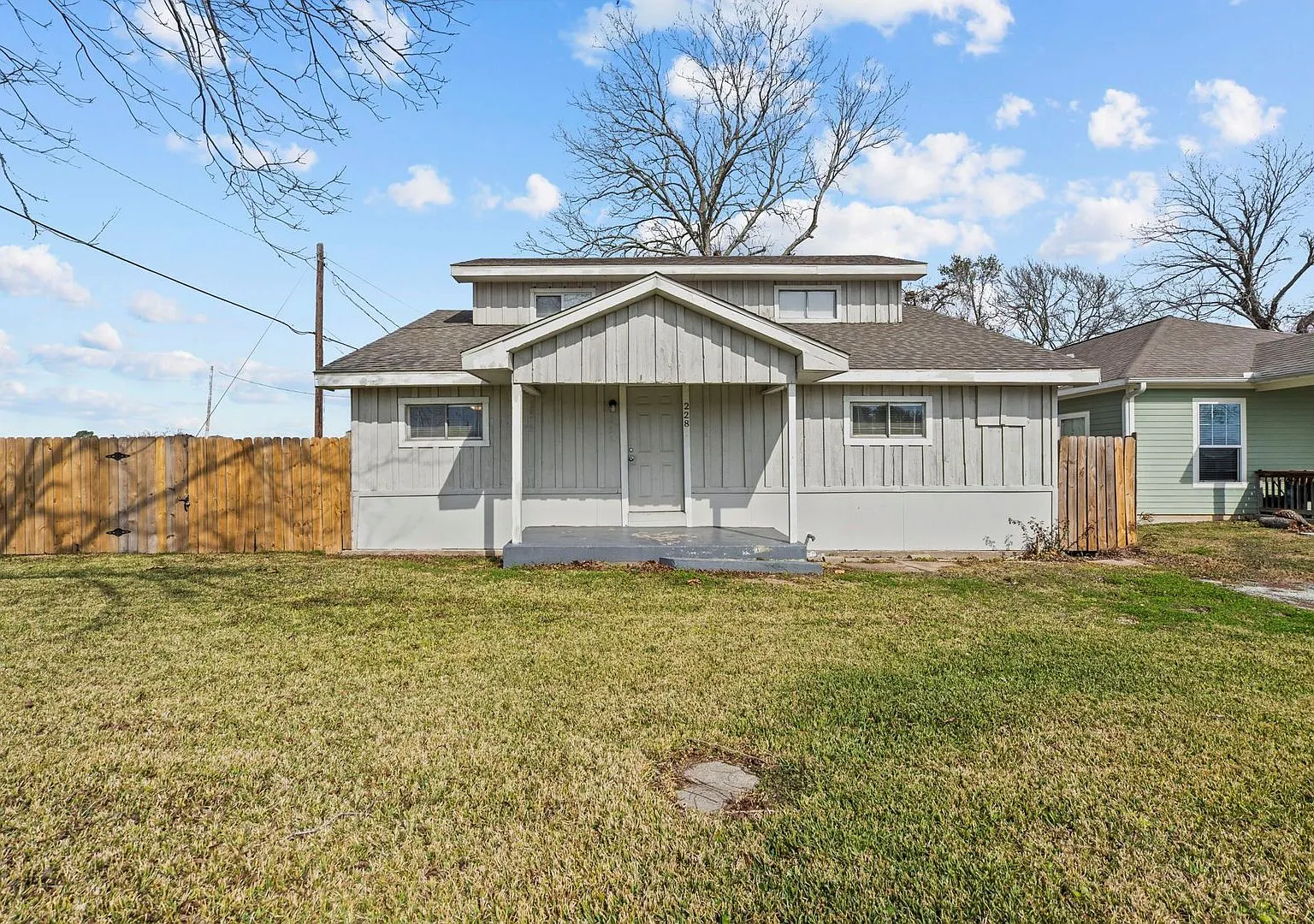 Charming 4-Bedroom, 2-Bath Home in Lamarque, TX — Photo 1