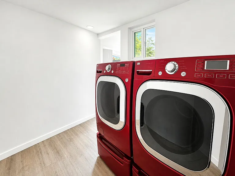 701 W Windsor Ave — Photo 10