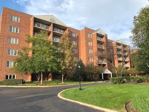 6540 W Irving Park Rd APT 401, Chicago, IL 60634