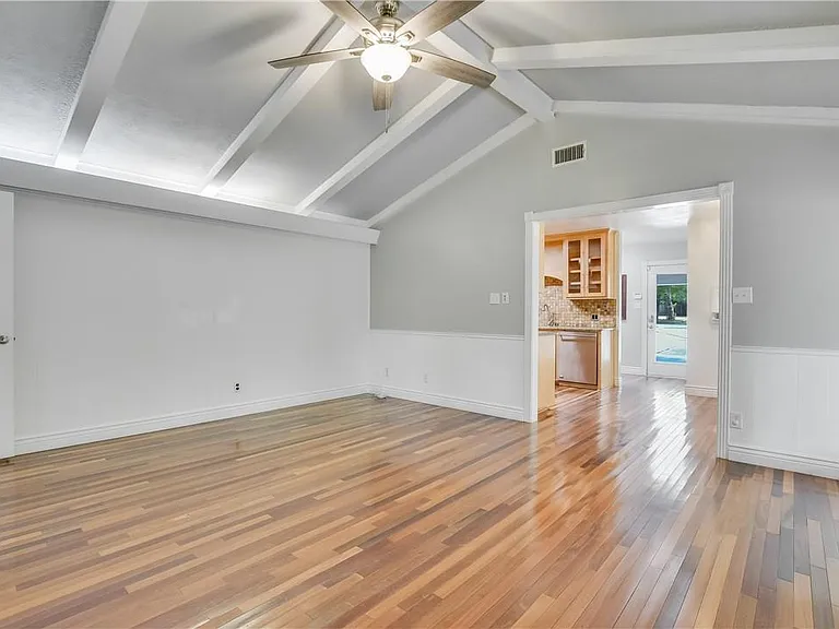2501 Hancock Dr — Photo 13