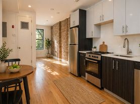 1685 Gates Ave, Ridgewood, NY