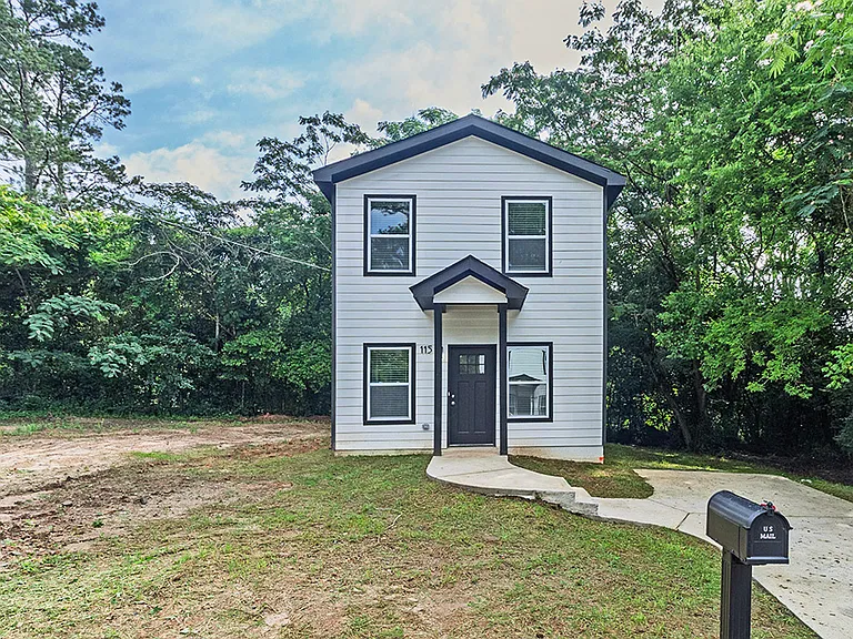 2065 Freeman St — Photo 2