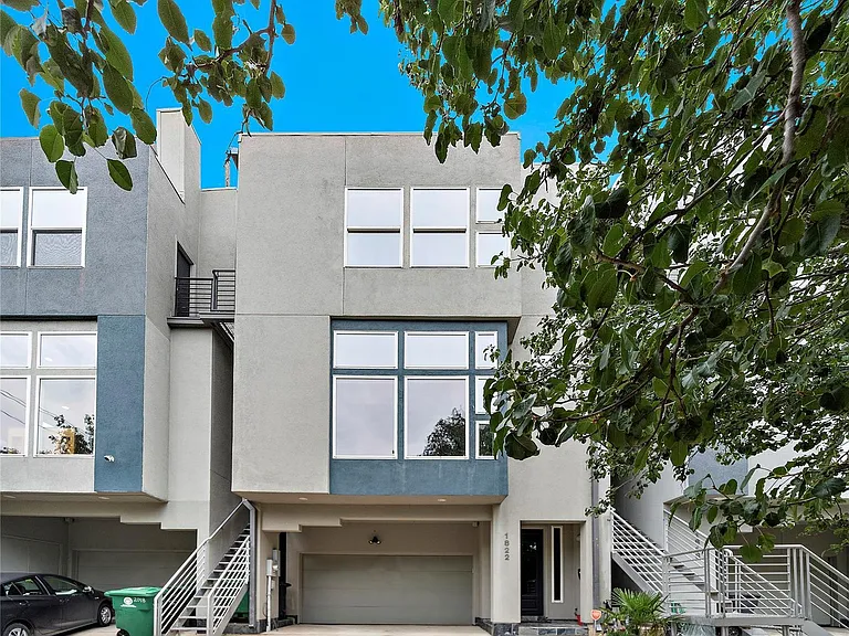 1822 Brun St — Photo 2