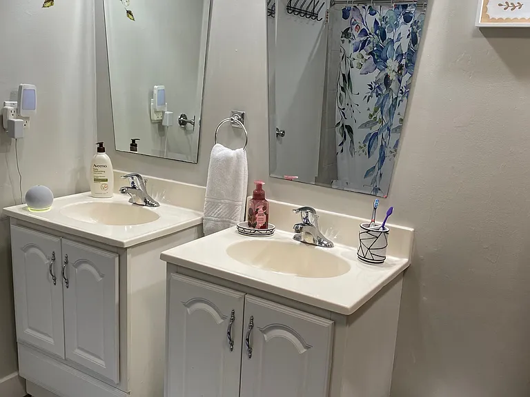4 Kings Ct #4 — Photo 15