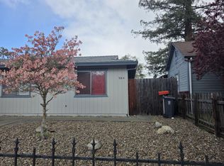 708 SW Bridge St APT B, Grants Pass, OR 97526