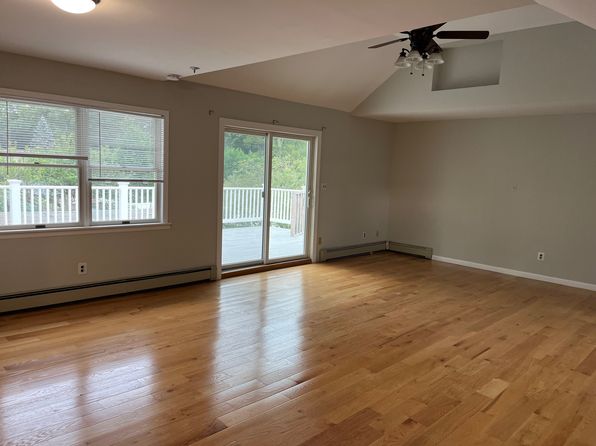 281 Lake Ave S FLOOR 2