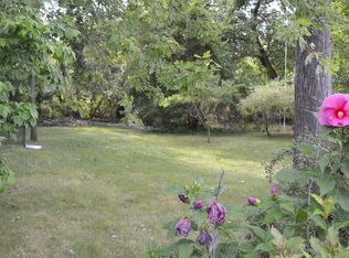 8711 Gardner Rd, Fox River Grove, IL 60021