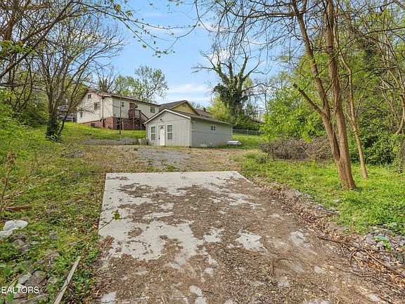 4th image of 1243 Iredell Ave