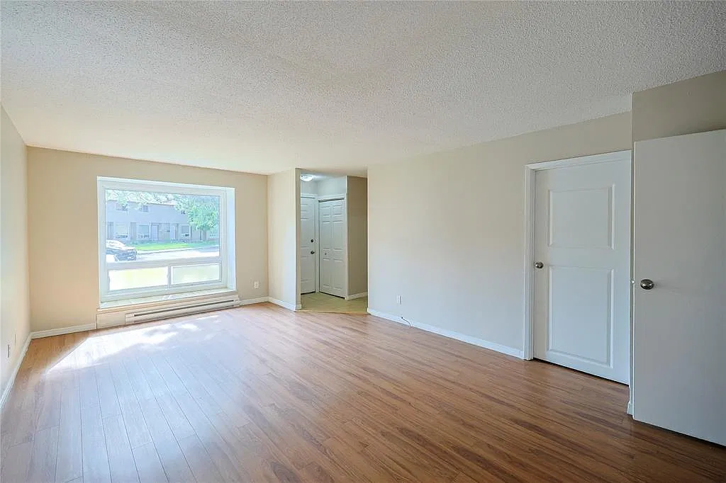 3 bed, 1.5 bath, $1,700 — Photo 3