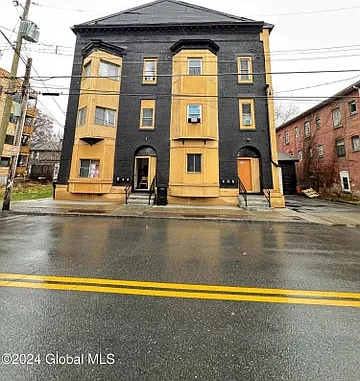 3132 6th Ave #1 — Photo 1