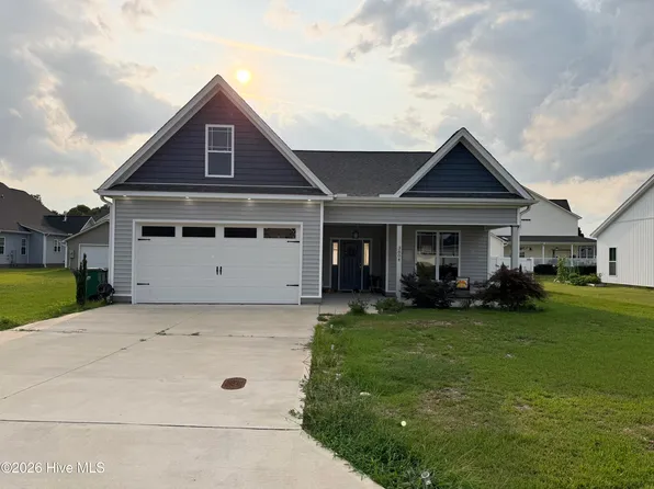 3804 Belfair Dr, Greenville, NC 28590