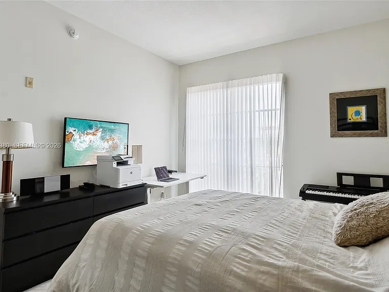 100 Meridian Ave #244 — Photo 9