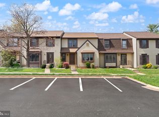 19 Jermyn Ct, Sterling, VA 20165