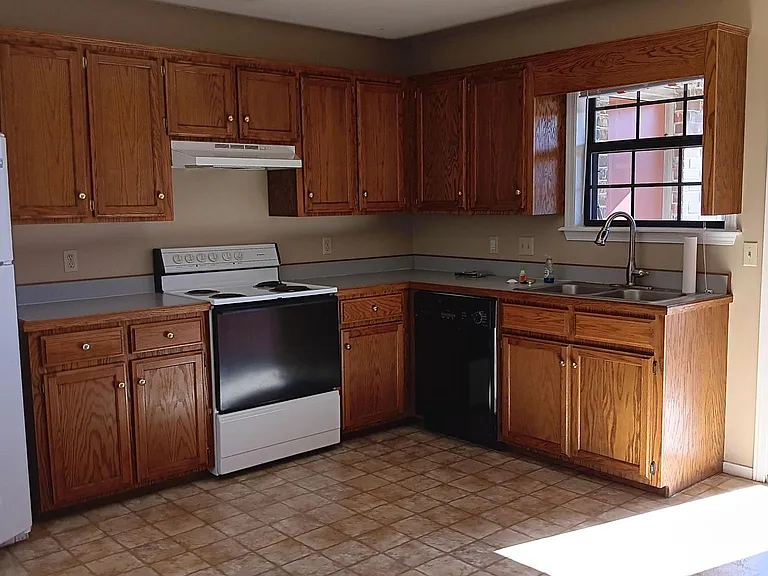 520 E 16th St #A — Photo 2