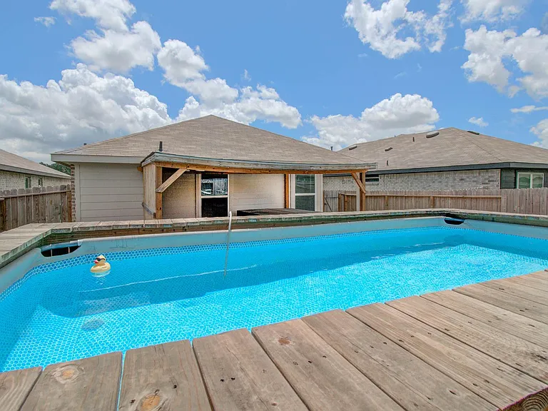 6111 Grove Of Pines St — Photo 32