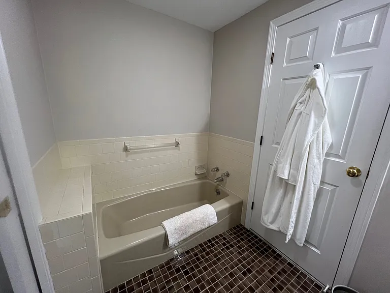 29 Swan Ct #C — Photo 15