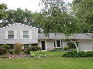 W152N5530 Beaver Dr, Menomonee Falls, WI 53051