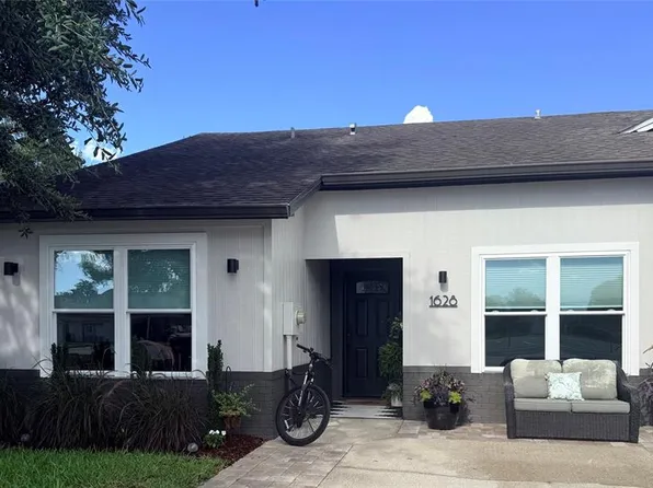 1628 Tropical Ct, Tavares, FL 32778