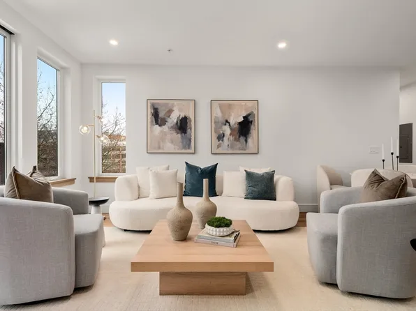 58 Kent St #U301, Brookline, MA 02445