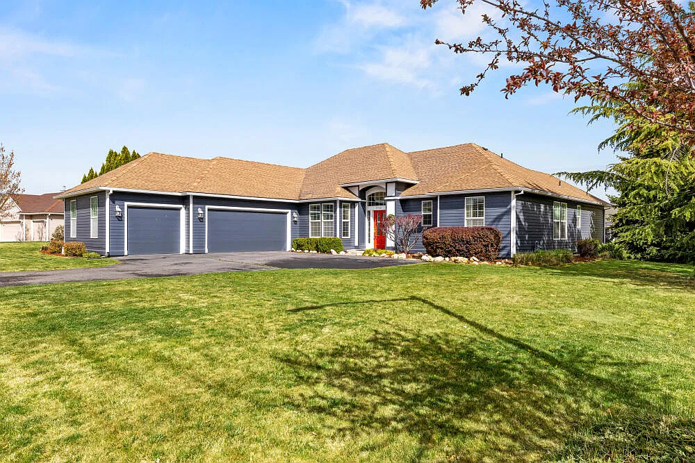1713 Harmony Ln photo 1