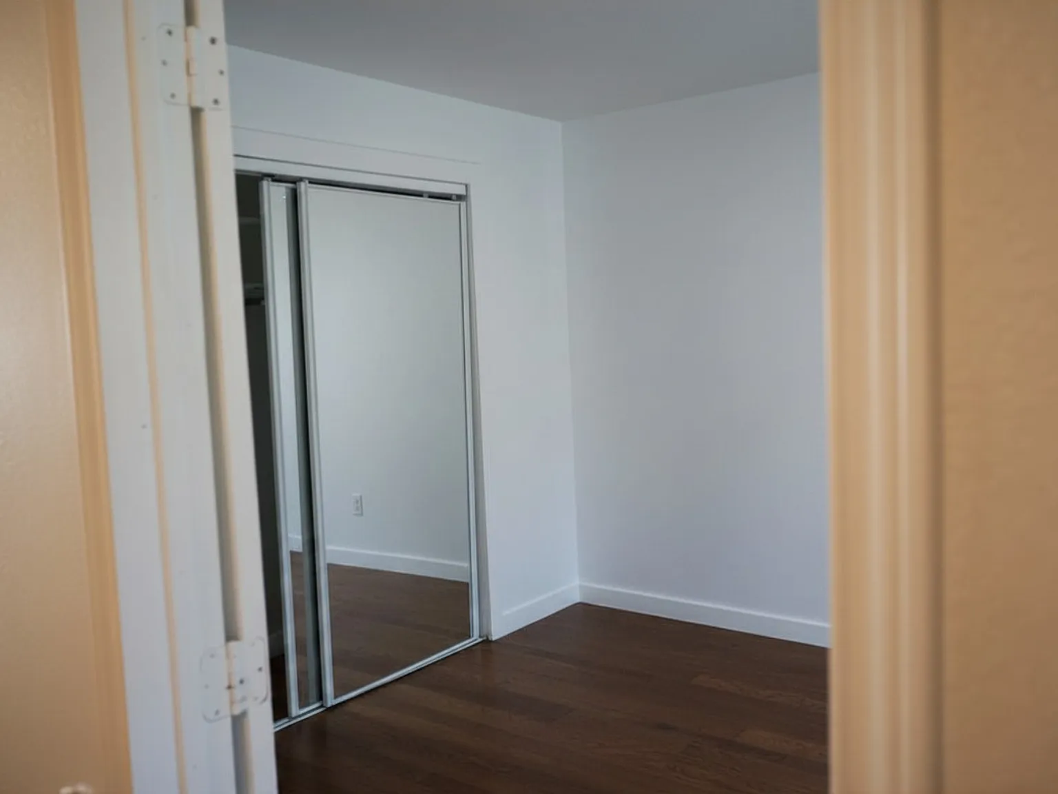 5 bed, 2.5 bath, 2469 sqft, $3,600 — Photo 4