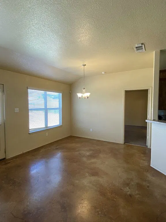 4 bed, 1620 sqft, $1,725 — Photo 3