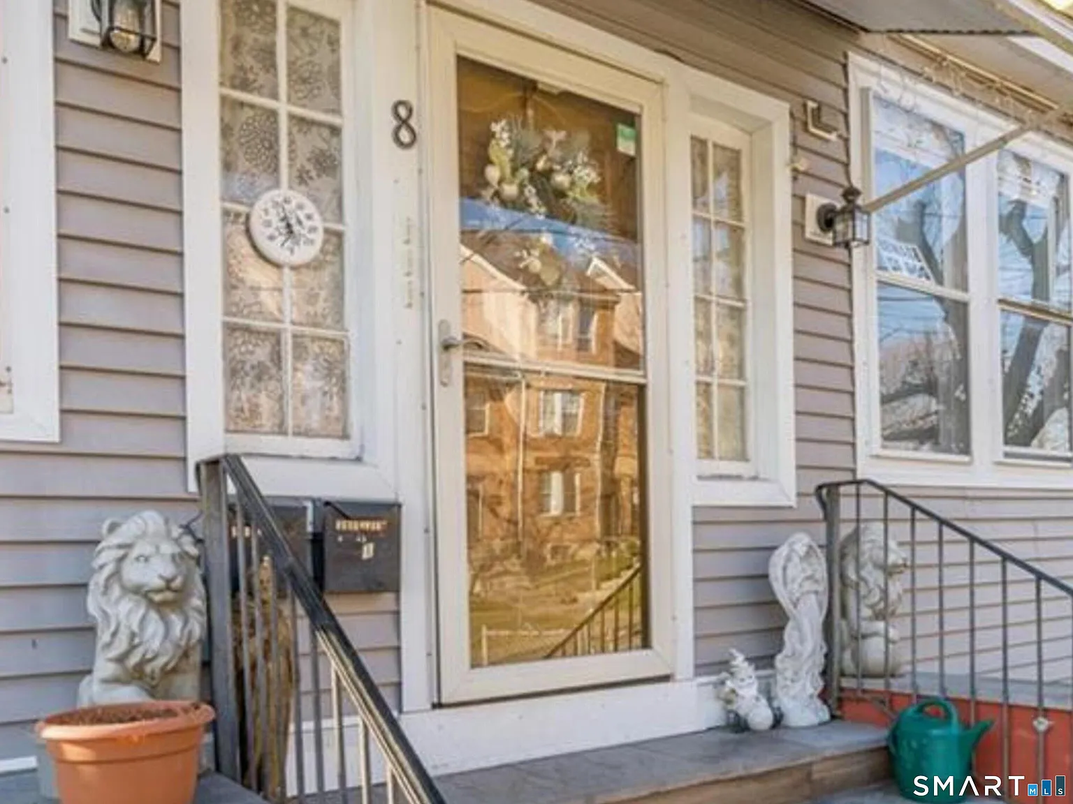 3 bed, 1.0 bath, 1232 sqft, $2,000 — Photo 3