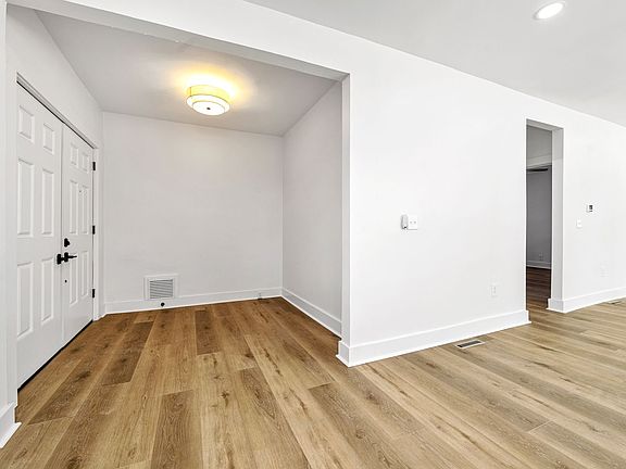 2nd image of 3602 Linwood Ave #1