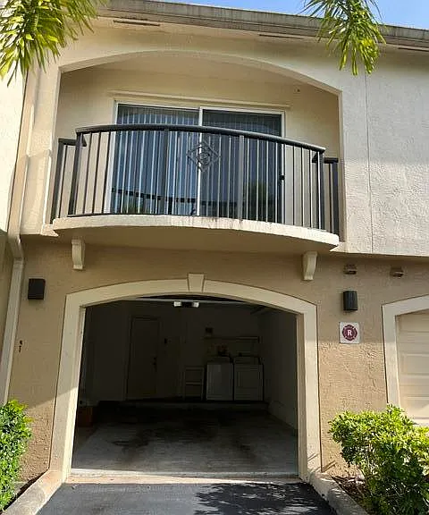 1200 Crestwood Ct S #1206 — Photo 1