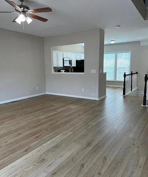 1317 Thornborough Dr — Photo 4