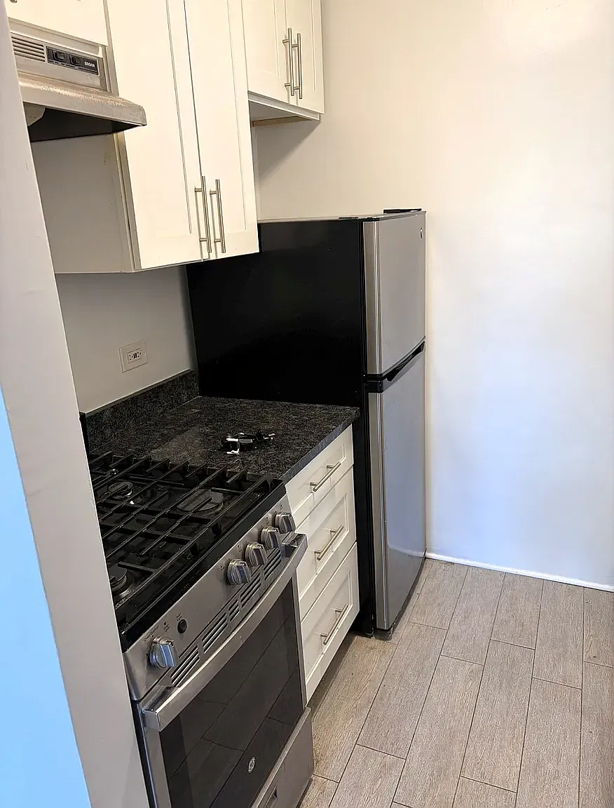 3215 Arlington Avenue — Photo 3