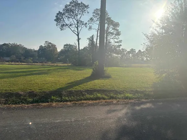 5623 Pinewood Dr E, Lake Charles, LA 70607