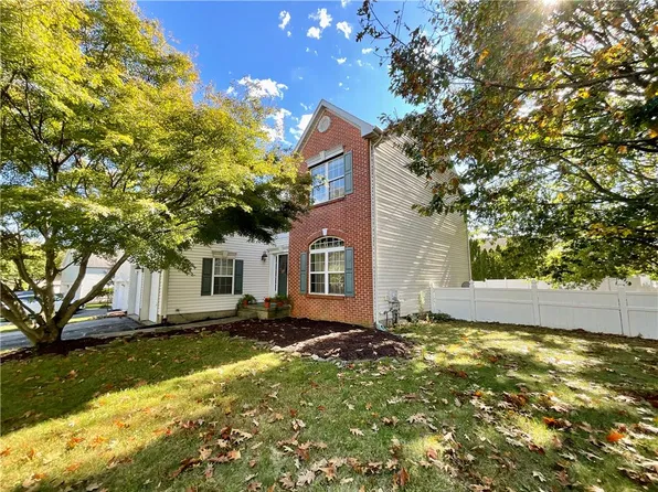 6716 Iroquois Trl, Allentown, PA 18104