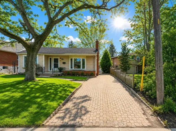 17 Rita St, Hamilton, ON L9H 4S1